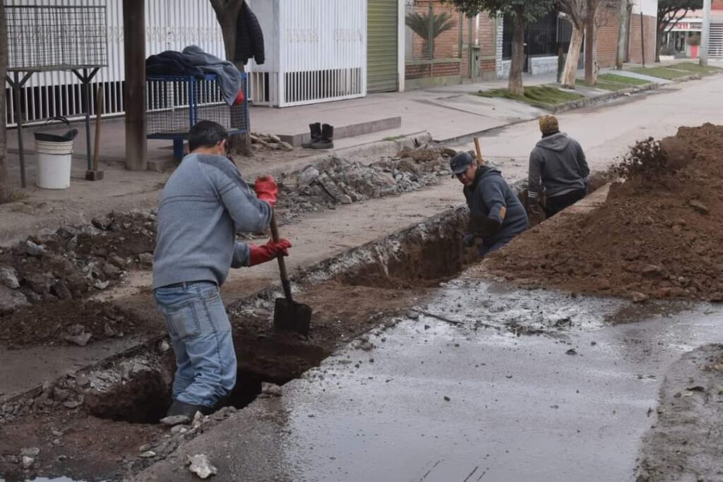 Frías: Realizan tareas de mantenimiento en la red de cloacas