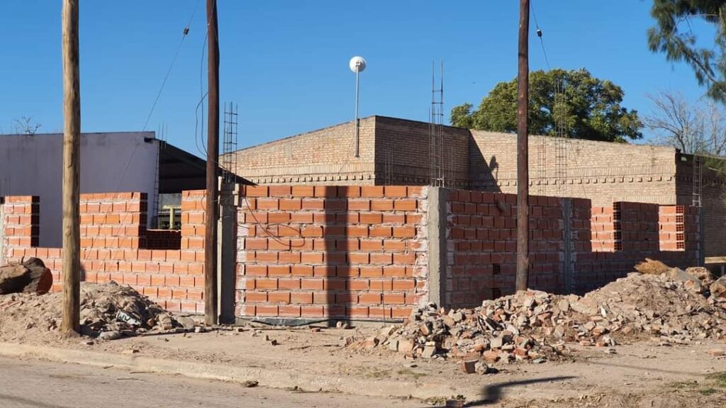 Fernández: Inició la construcción de un Centro de Desarrollo Infantil y refacciones en una escuela Fernández: Inició la construcción de un Centro de Desarrollo Infantil y refacciones en una escuela