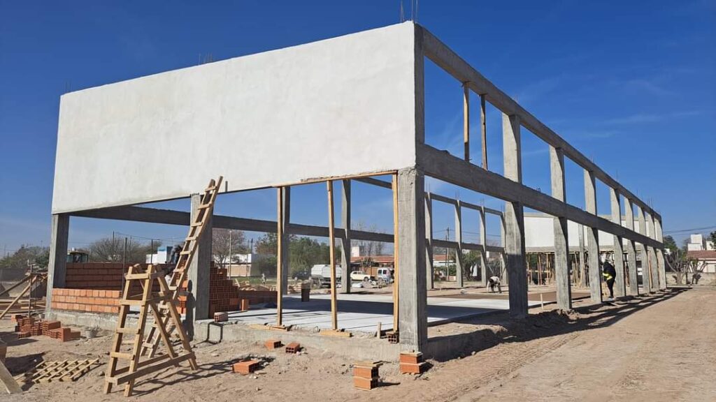 Comenzó la construcción de sanitarios y paredes laterales de la nueva Terminal de Beltrán