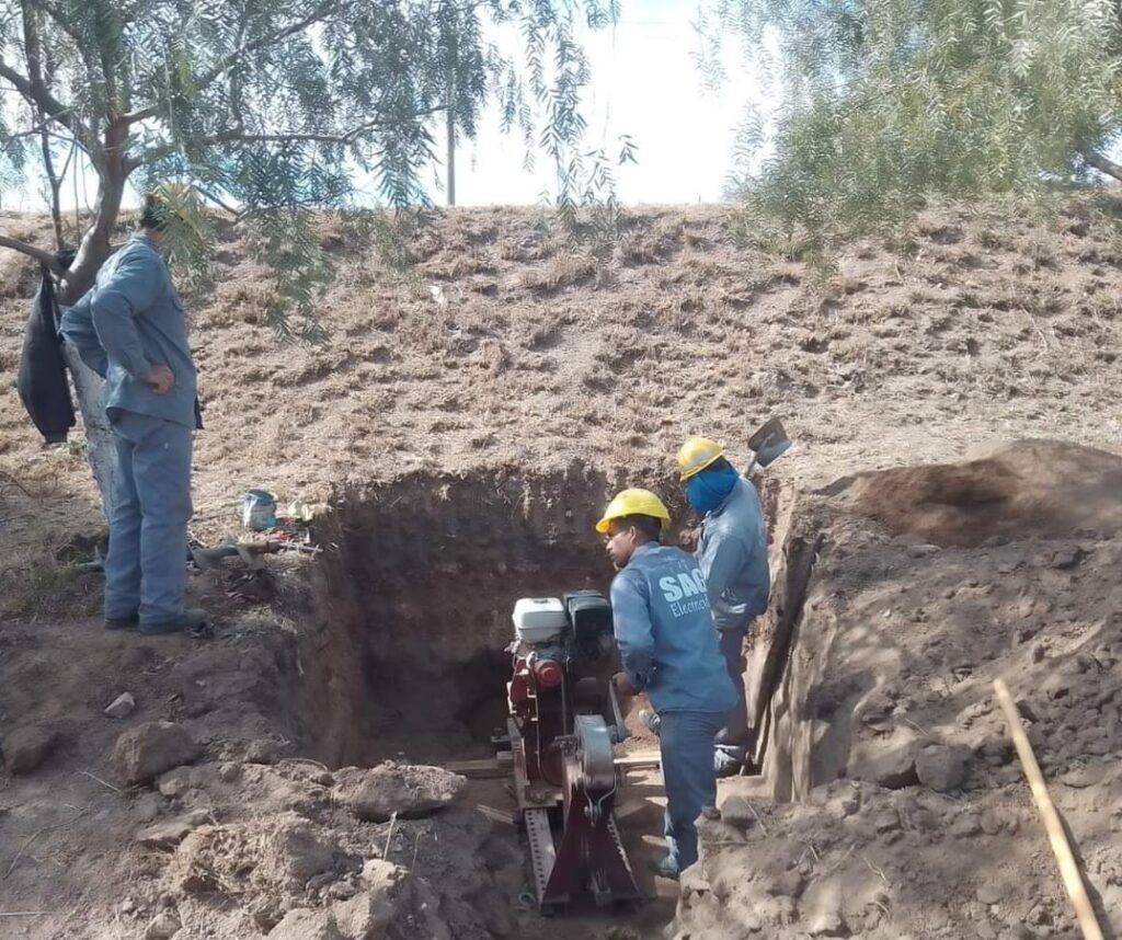 Villa Ojo de Agua: Ejecutan obras eléctricas en el barrio Cerros del Sur