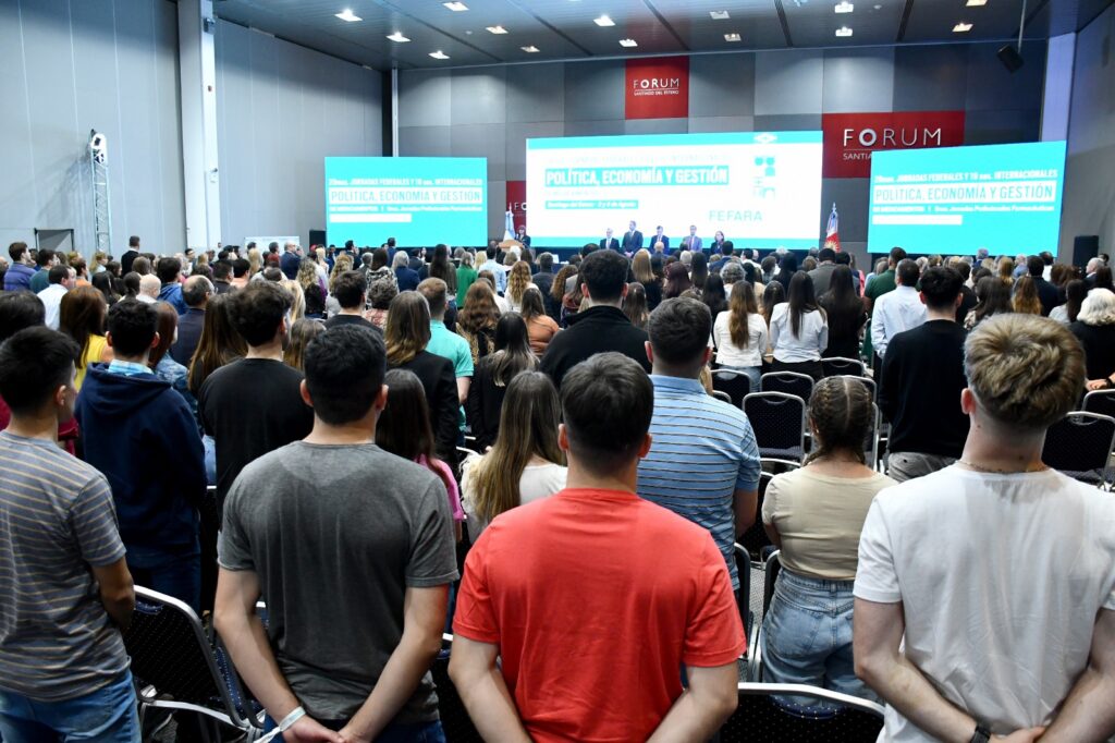 Zamora participó de la apertura de un Ciclo de Jornadas con farmacéuticos de todo el país