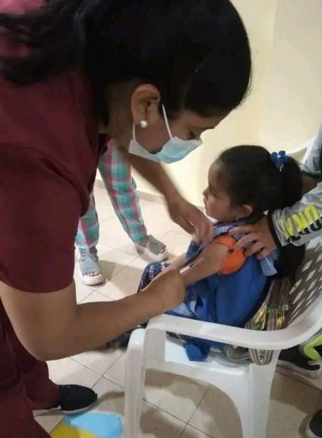 Pequeños de La Banda fueron vacunados contra la gripe
