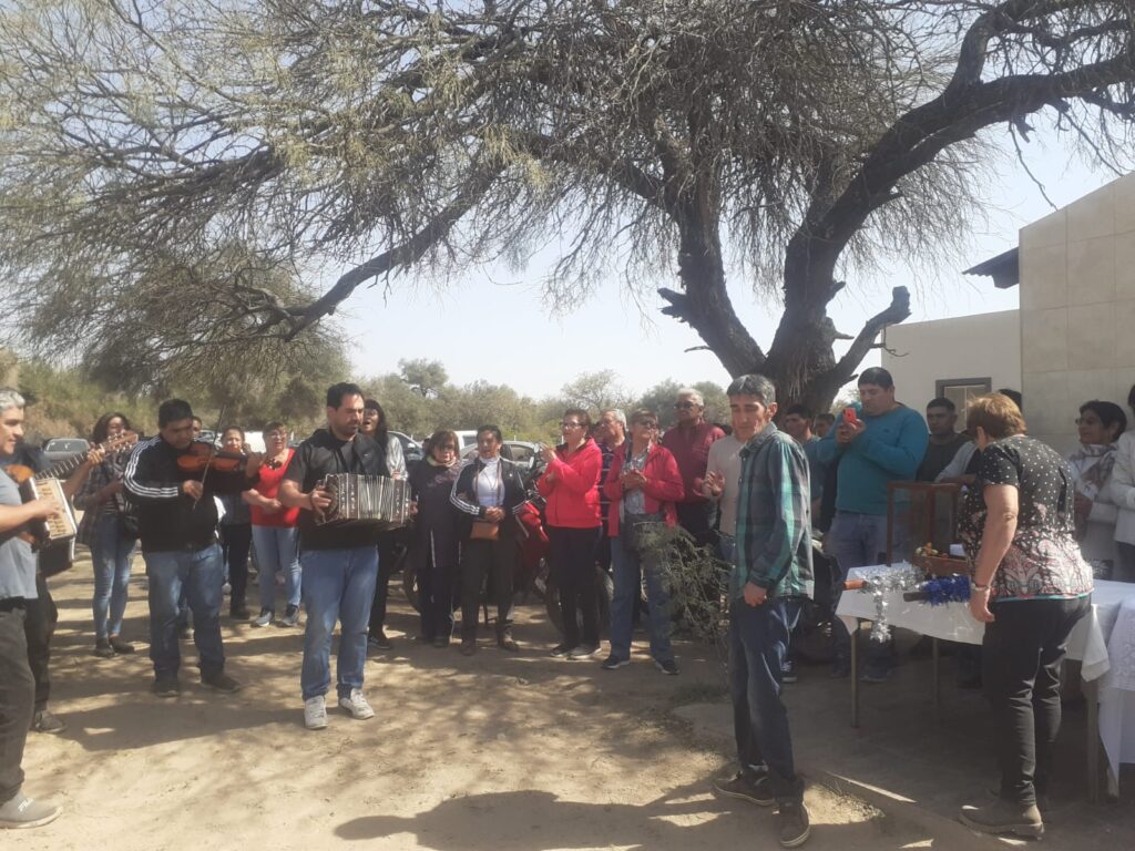 Emotiva celebración de la fiesta de la Virgen de Luján en el paraje Linton