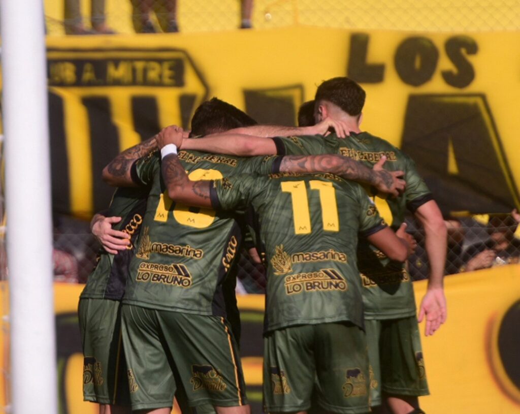 Mitre volvió a sonreír ante su gente con un triunfo ante Atlanta