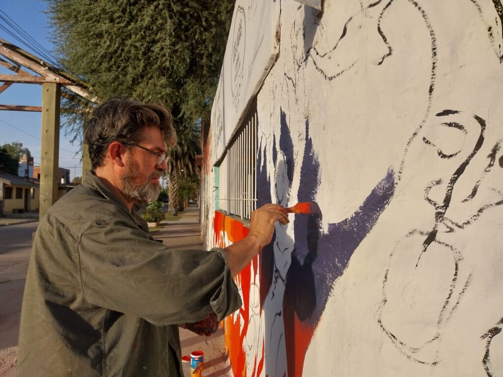 “Los Colores de la Chacarera” pintan el barrio Los Lagos en La Banda