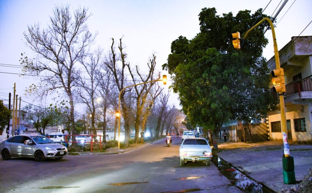 La Av. Aguirre suma nuevos semáforos en distintos cruces