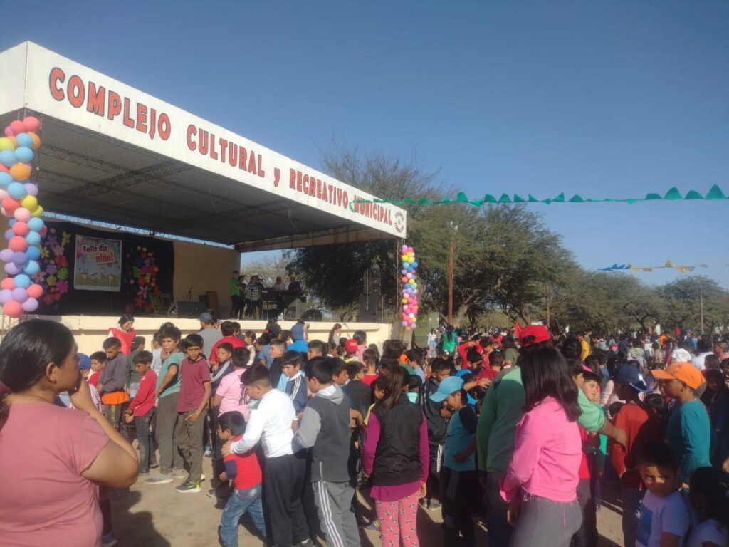 Niños y niñas de Colonia El Simbolar celebraron el Día de las Infancias