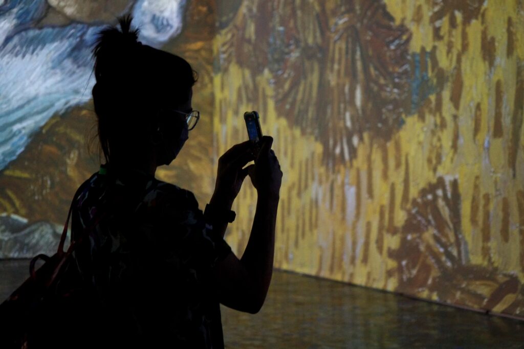 El Metaverso de Van Gogh atrapa a cientos de vecinos bandeños El Metaverso de Van Gogh atrapa a cientos de vecinos bandeños