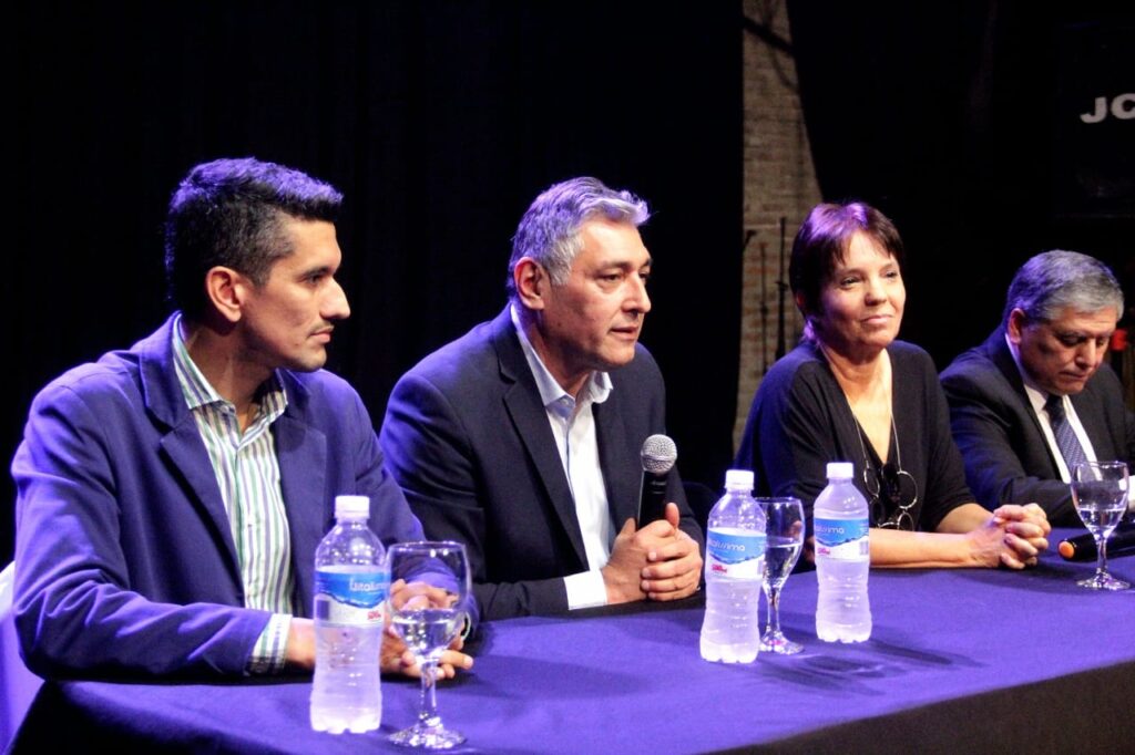 Marcó Del Pont disertó sobre economía y los desafíos en 40 años de democracia