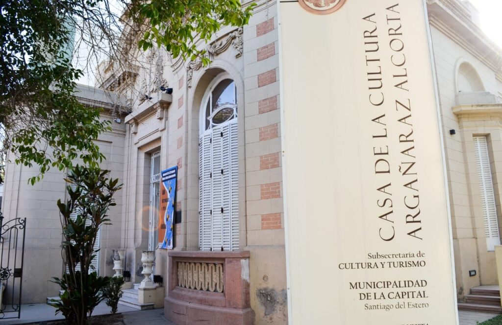 Inauguran la muestra “La Bohardilla al rojo vivo” en la Casa Argañaraz Alcorta