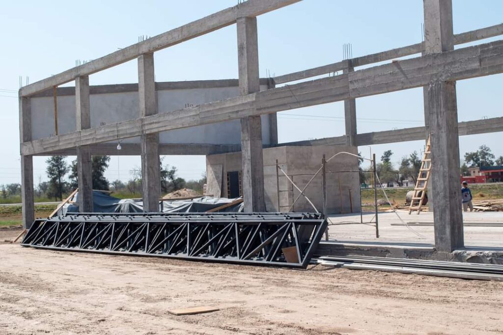 En los próximos días colocarán el techo a la nueva Terminal de Ómnibus de Beltrán