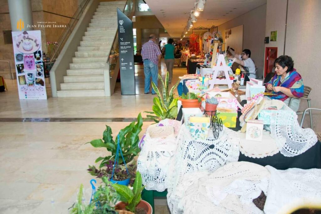 La feria de Las Torres ofrece una variedad de productos y shows en vivo