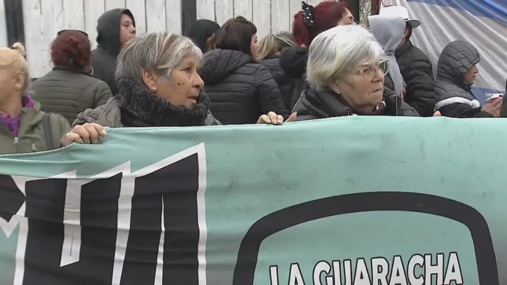 En medio de muestras de profundo dolor despiden a Huguito Flores en Ituzaingó En medio de muestras de profundo dolor despiden a Huguito Flores en Ituzaingó