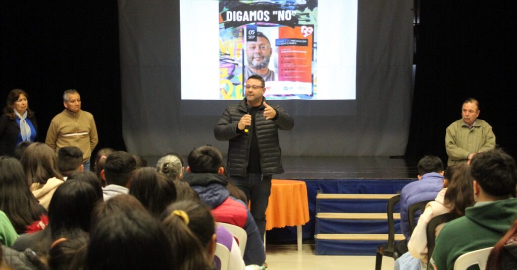 Pinto: Realizan jornada de reflexión para la prevención de adicciones Pinto: Realizan jornada de reflexión para la prevención de adicciones