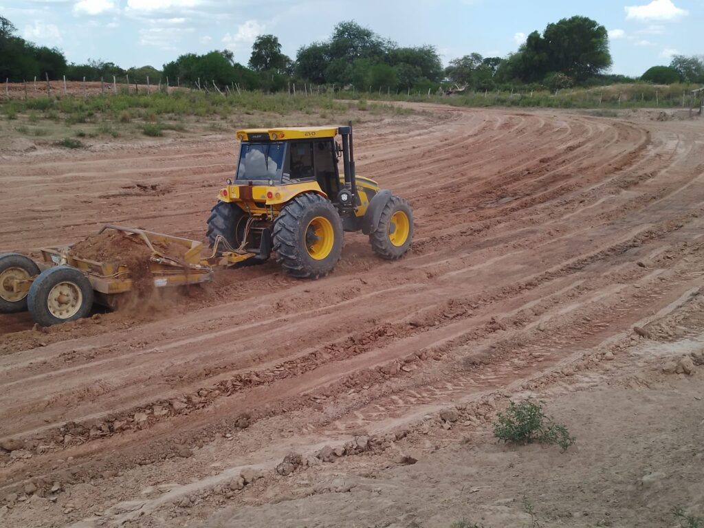 Construyen más de 50 represas y arreglan caminos en la zona rural de Los Juríes