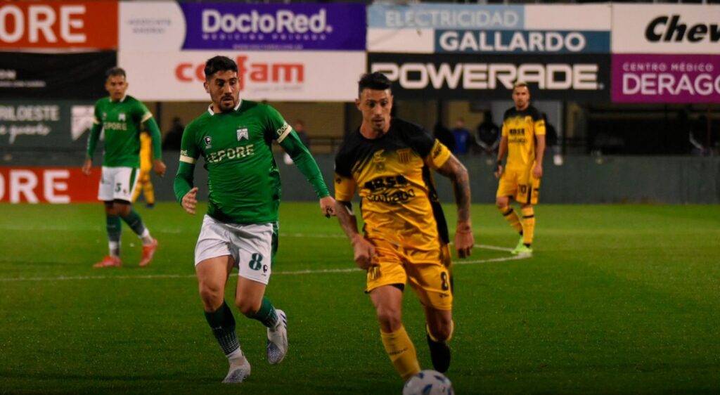 Mitre perdió un partido clave ante Ferro Carril Oeste