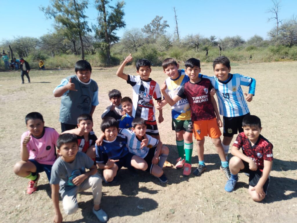 Un encuentro deportivo reunió a más de 250 niños y niñas en Colonia El Simbolar