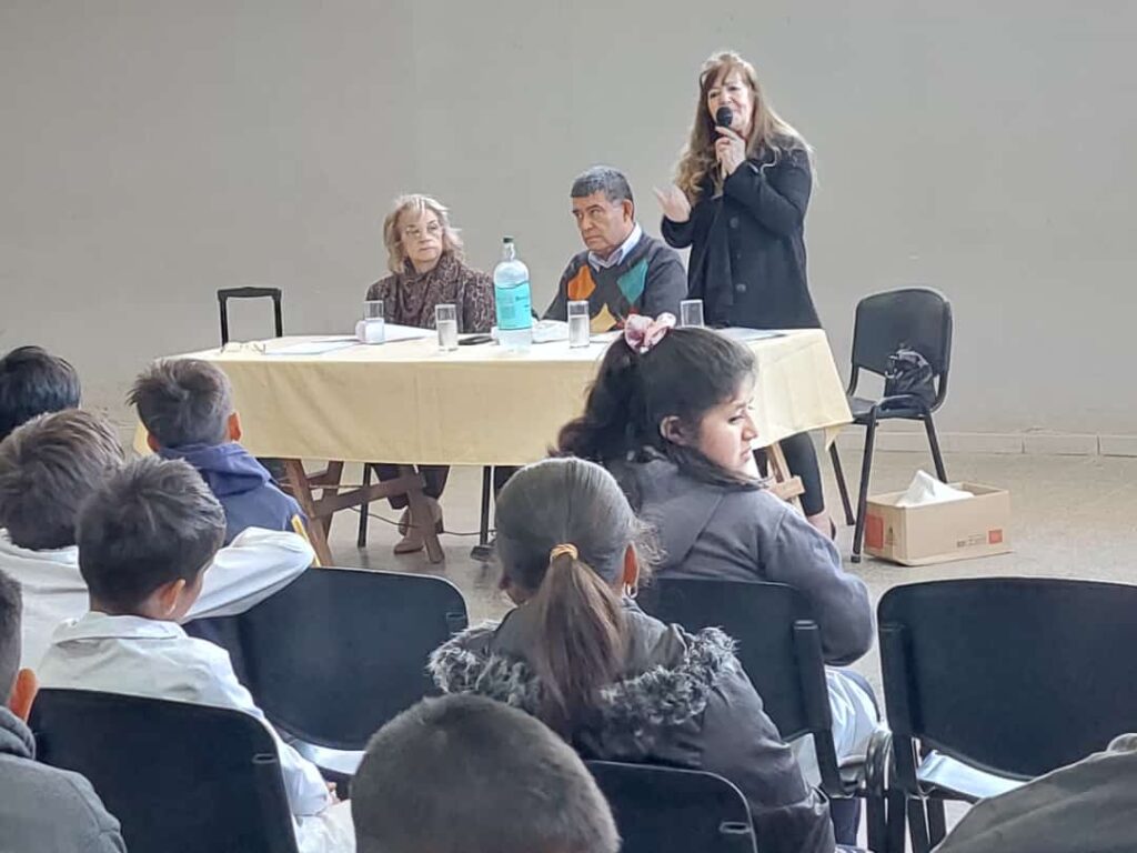 Presentaron el proyecto “Como nació La Banda” en la Escuela Primaria Municipal
