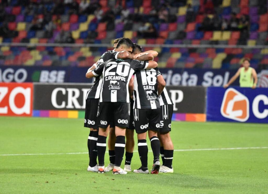 Categórico triunfo de Central Córdoba para llegar a lo más alto de la tabla