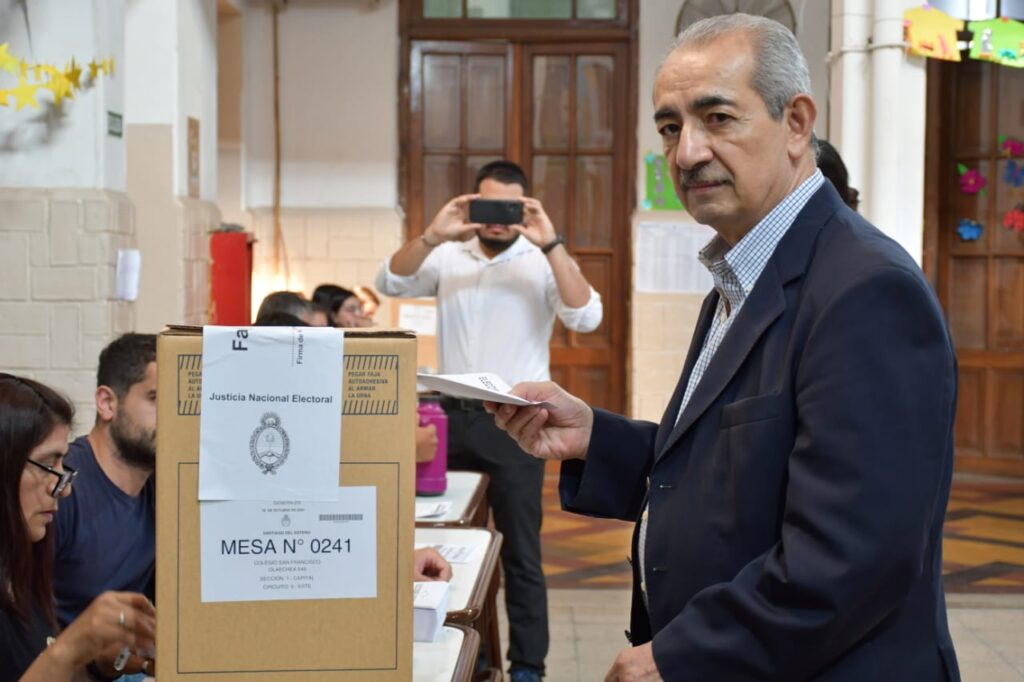 Ricardo Daives convocó a la ciudadanía a defender la democracia