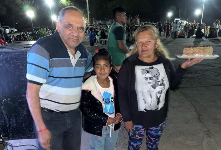 Música, regalos y mucho cariño para las madres de La Dársena y de San Ramón