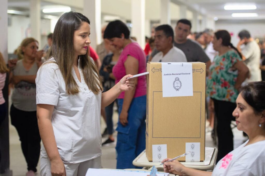 Presidenciales 2023: Cerraron los comicios en una jornada signada por el calor