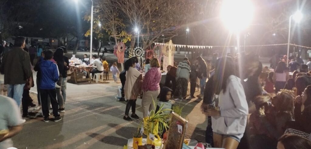 Gran Feria Popular por el Día de la Madre en Los Quiroga