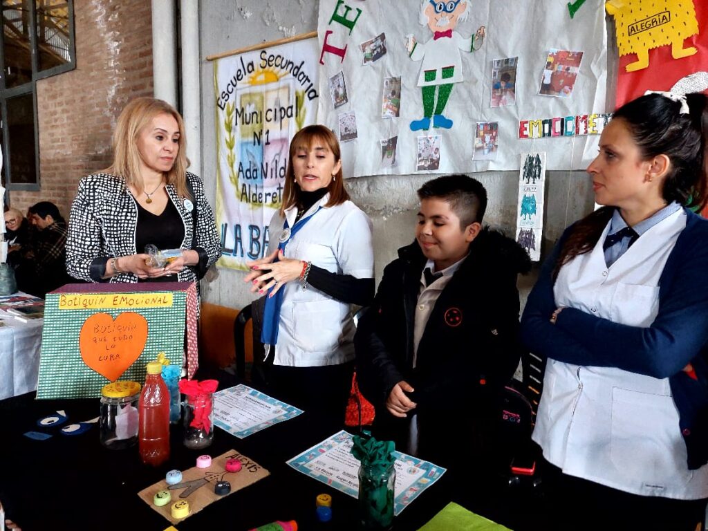 Inició con éxito la “13° Muestra  de ciencia, arte y tecnología” del sistema educativo municipal