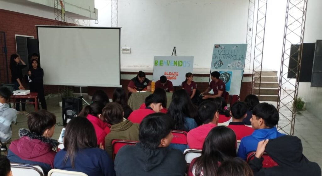 Alerta Banda realizó una charla informativa en el Instituto “Nuestra Sra. de Lourdes”