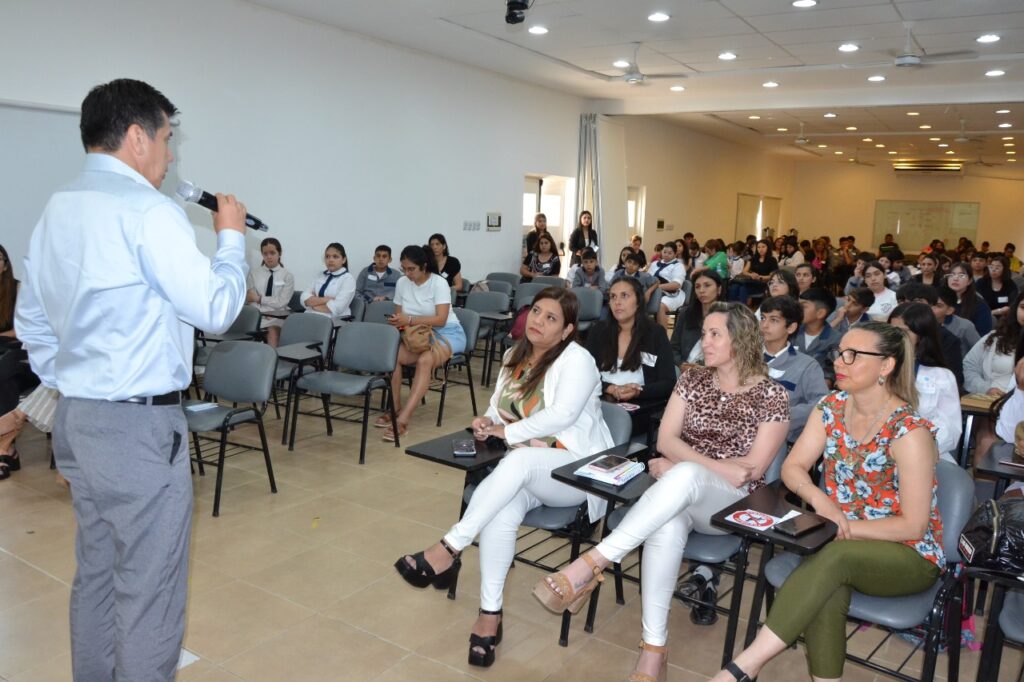 Estudiantes secundarios participaron de unencuentro en la Facultad de Humanidades