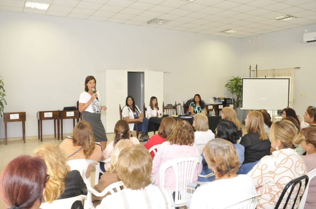 En Fernández abordaron la salud mental en el adulto mayor