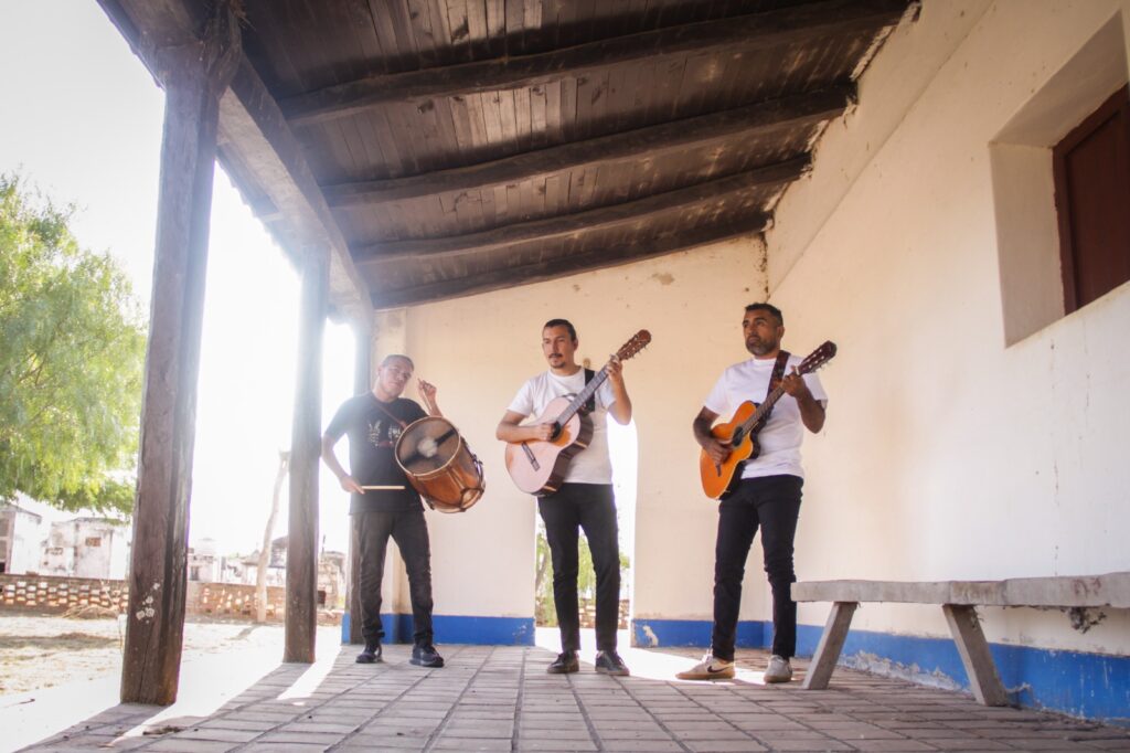 El dúo Carabajal Cáceres lleva su música a la provincia de Tucumán