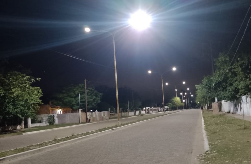 Renovación total de las luminarias en el principal acceso a Los Quiroga