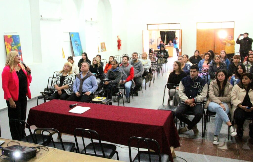 Comenzó con éxito el ciclo de capacitaciones para emprendedores bandeños