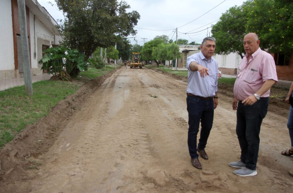 Comenzó la pavimentación de la calle Chile