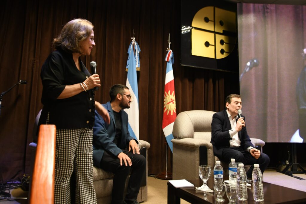 Zamora abordó el tema “Políticas y utopías” en el encuentro “Diálogos para el Hacer” Zamora abordó el tema “Políticas y utopías” en el encuentro “Diálogos para el Hacer”