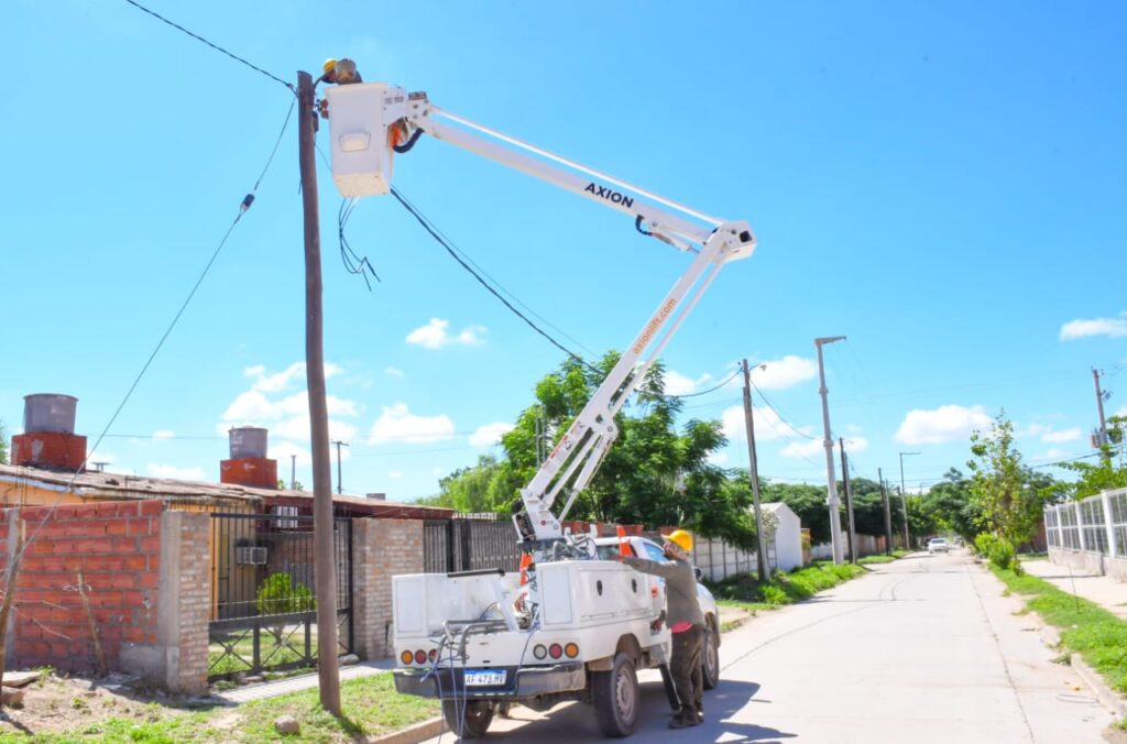Ejecutan la reconversión lumínica a LED en el barrio Virgen de Guadalupe