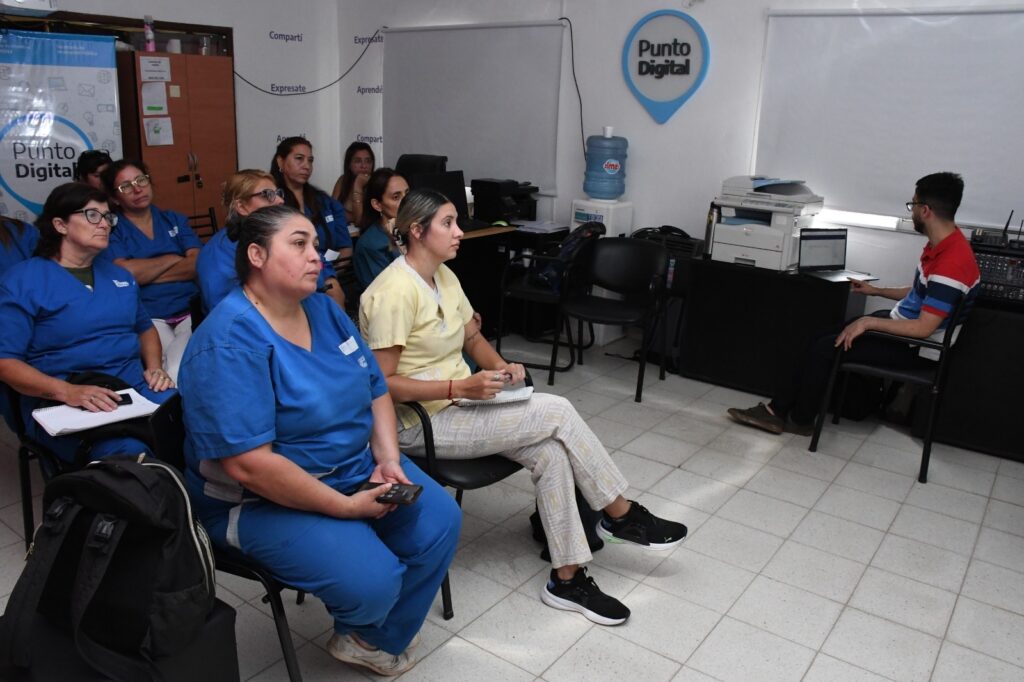Capacitaron a personal de Centros de Salud de la Capital sobre detección de cáncer de mama