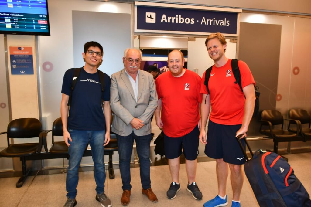 El seleccionado masculino de hockey de Inglaterra arribó a Santiago del Estero