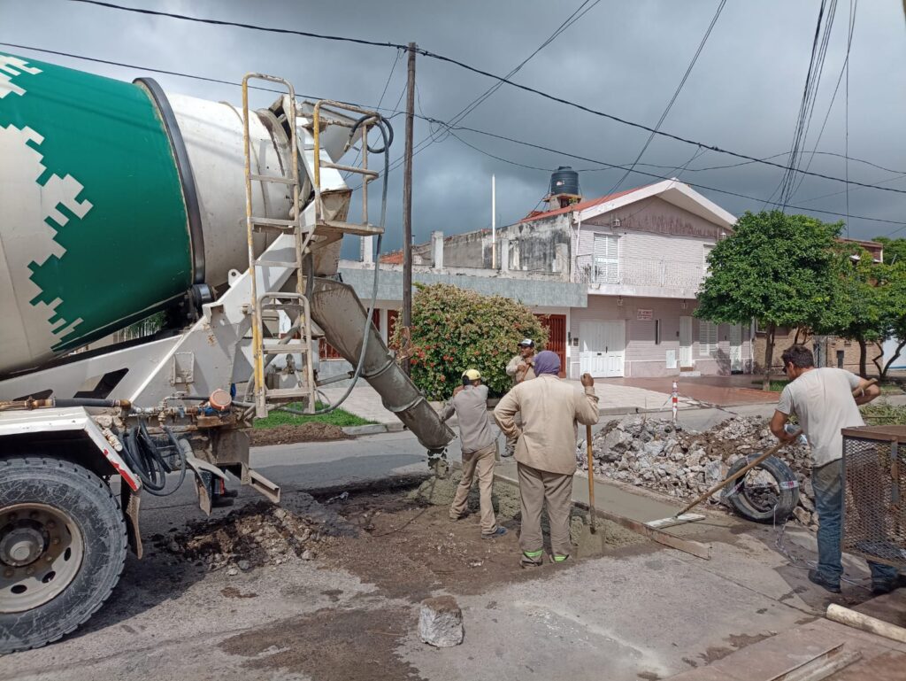 La Municipalidad de La Banda intensifica trabajos de mejora vial en distintos sectores de la ciudad