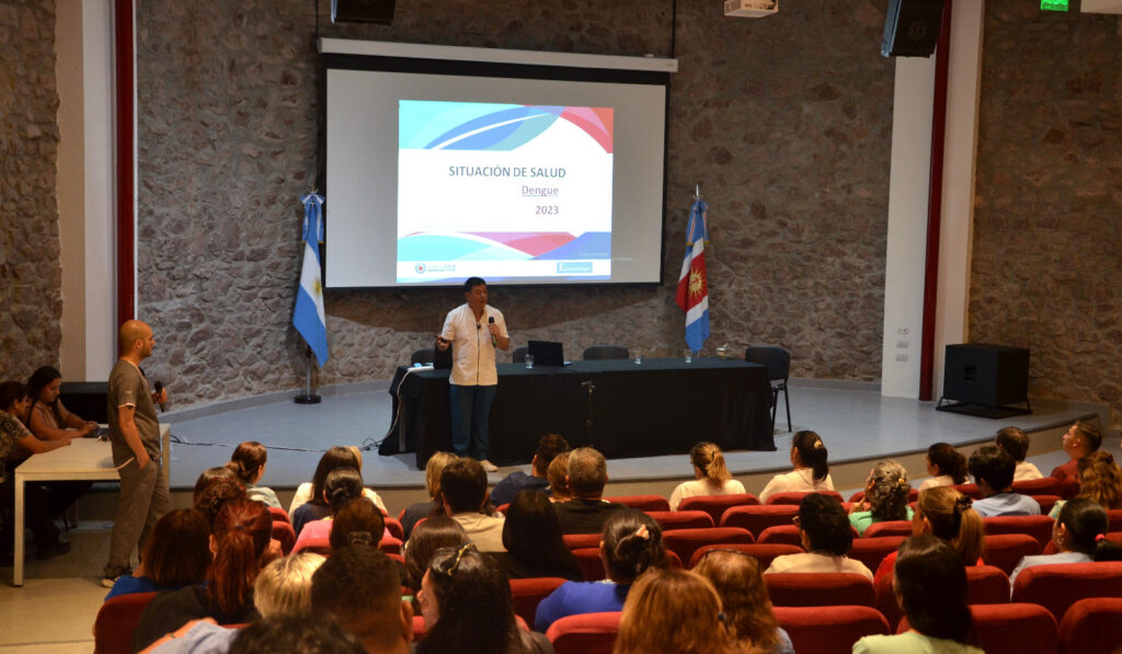 El Personal de Enfermería fue capacitado en internación de pacientes con dengue El Personal de Enfermería fue capacitado en internación de pacientes con dengue