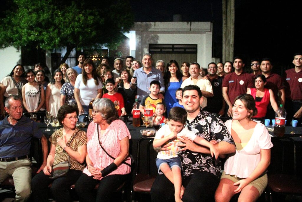 El intendente Nediani celebró un año de trabajo en conjunto con los vecinos del B° San Martin El intendente Nediani celebró un año de trabajo en conjunto con los vecinos del B° San Martin