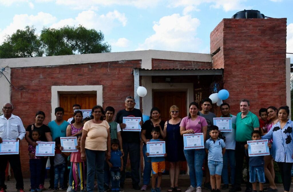 Familias de los departamentos Guasayán y Choya fueron beneficiadas con viviendas sociales
