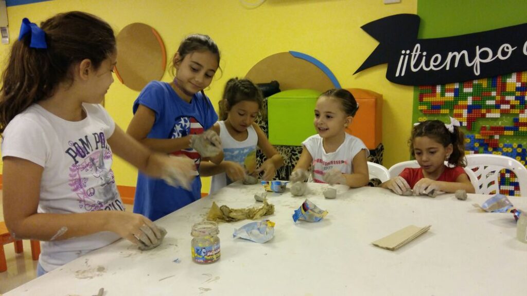 El CCB dicta taller de escultura destinado a niños de 5 a 11 años