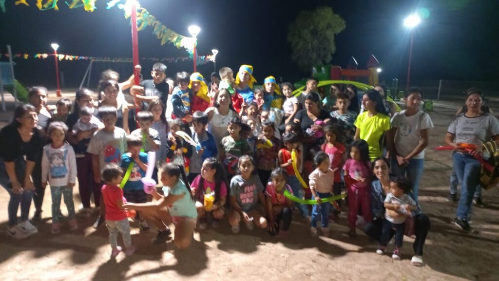 Los niños de Villa Figueroa festejaron el día de los Reyes Magos