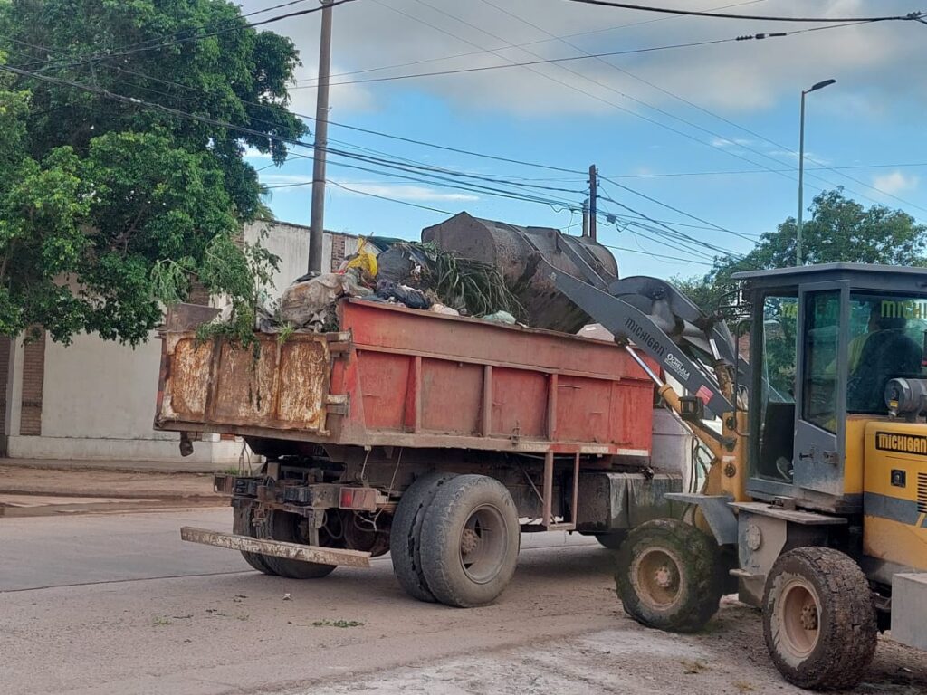 El municipio inicia la semana con trabajos de erradicación de basurales en La Banda