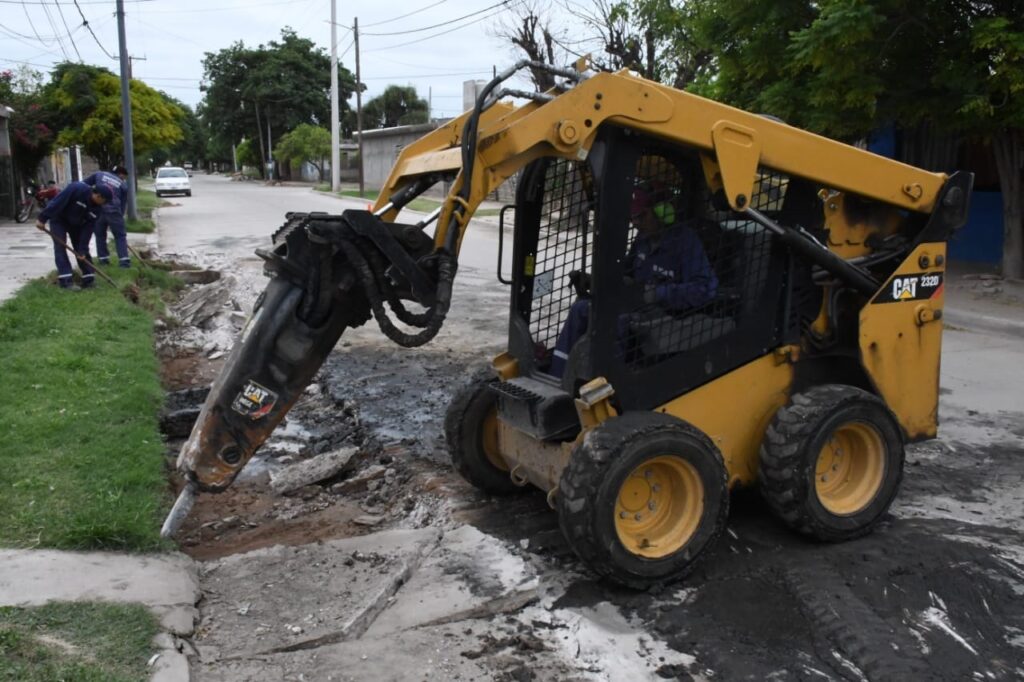 Realizan mantenimiento de calles en el barrio Borges