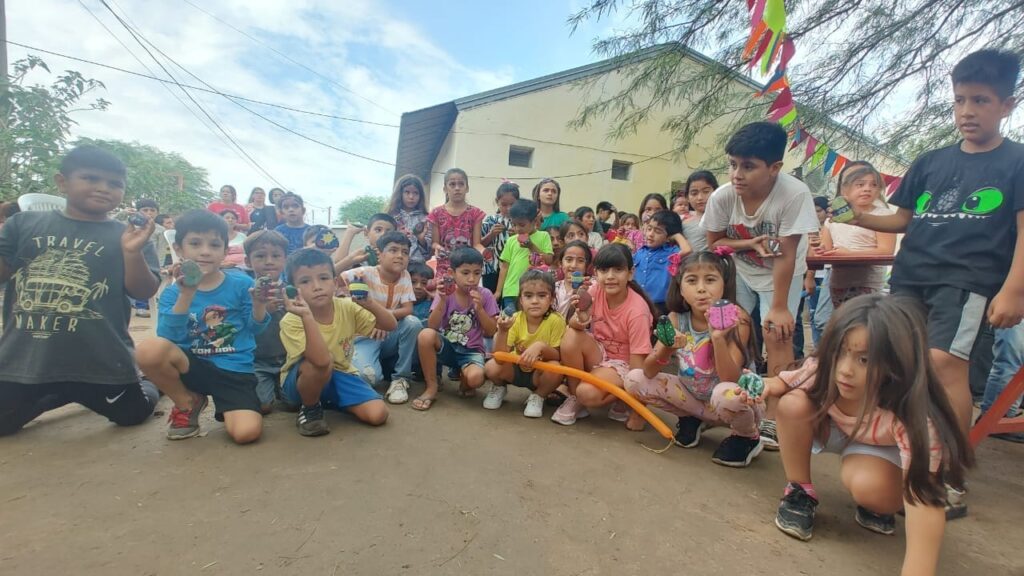 Realizan actividades recreativas de verano para niños del comedor “Caritas Felices”