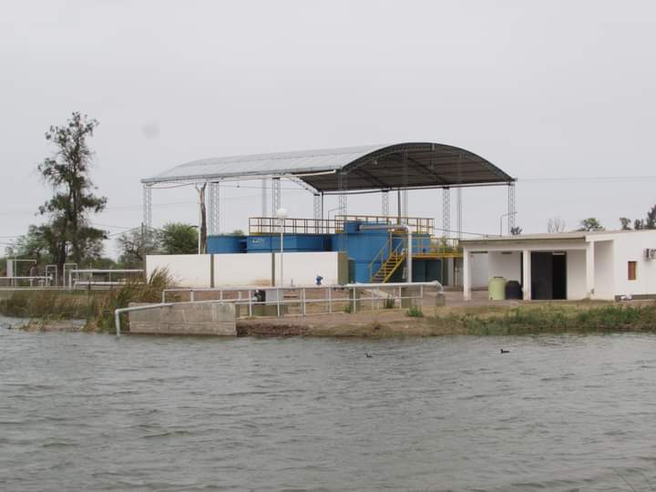 Instalan un nuevo motor en la planta potabilizadora de Colonia El Simbolar
