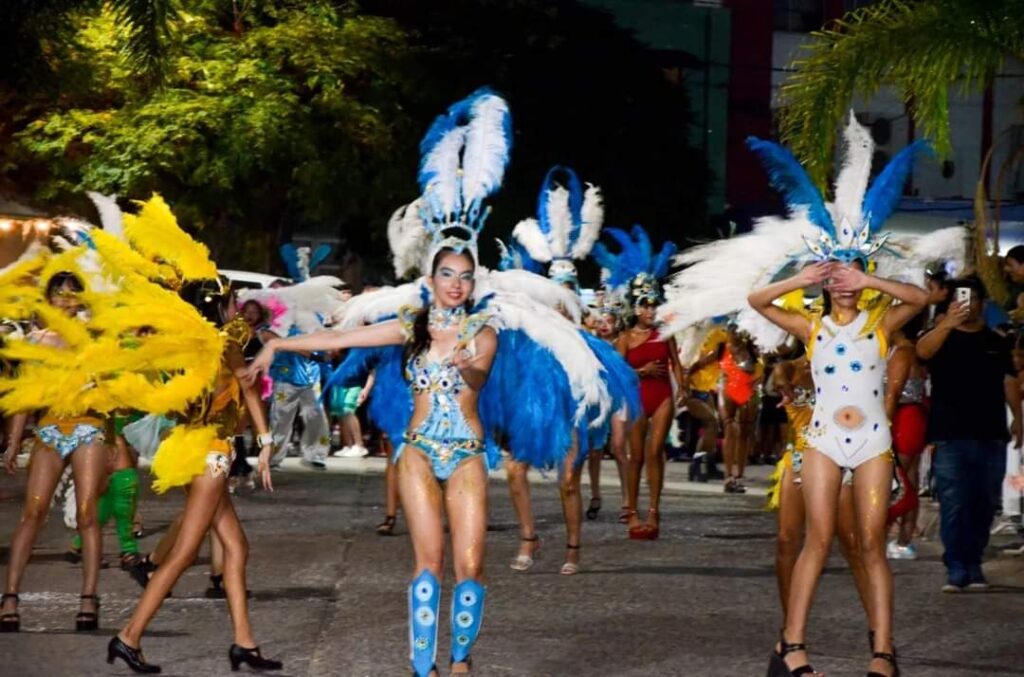 Ante un gran marco de público se desarrolló el evento “Viví Las Termas en Carnaval”